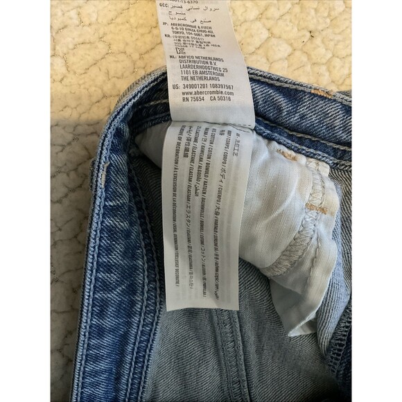 Hollister, Curvy, Ultra High-Rise, Button-fly, Mom Shorts, 3”, Size: 5-W27 - Picture 4 of 6